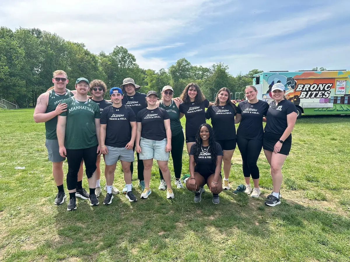 Thea Dahl med sit atletikhold fra Manhattan College